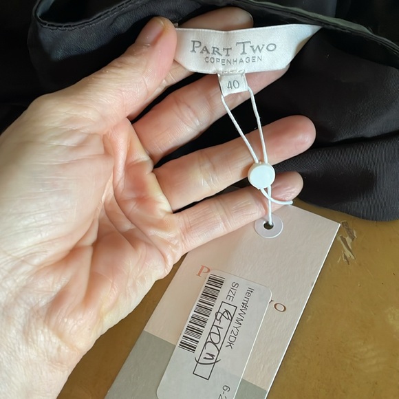 Part Two viviettes wrap dress with ruffle midi hem and cropped sleeve - Picture 6 of 8